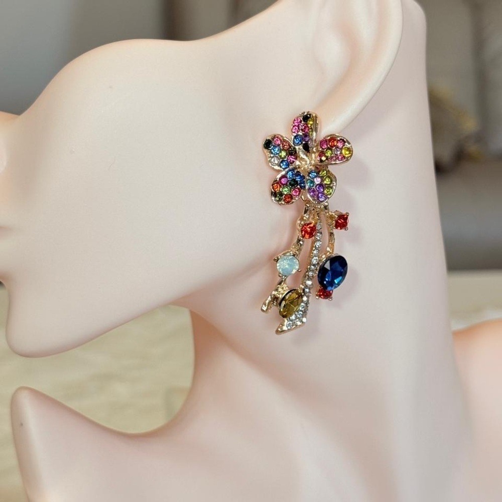Multicolor Floral Drop Earrings.